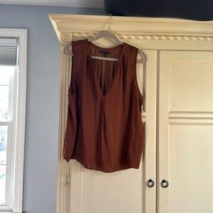 Banana Republic tank top blouse
Size: XL
Color: Brown